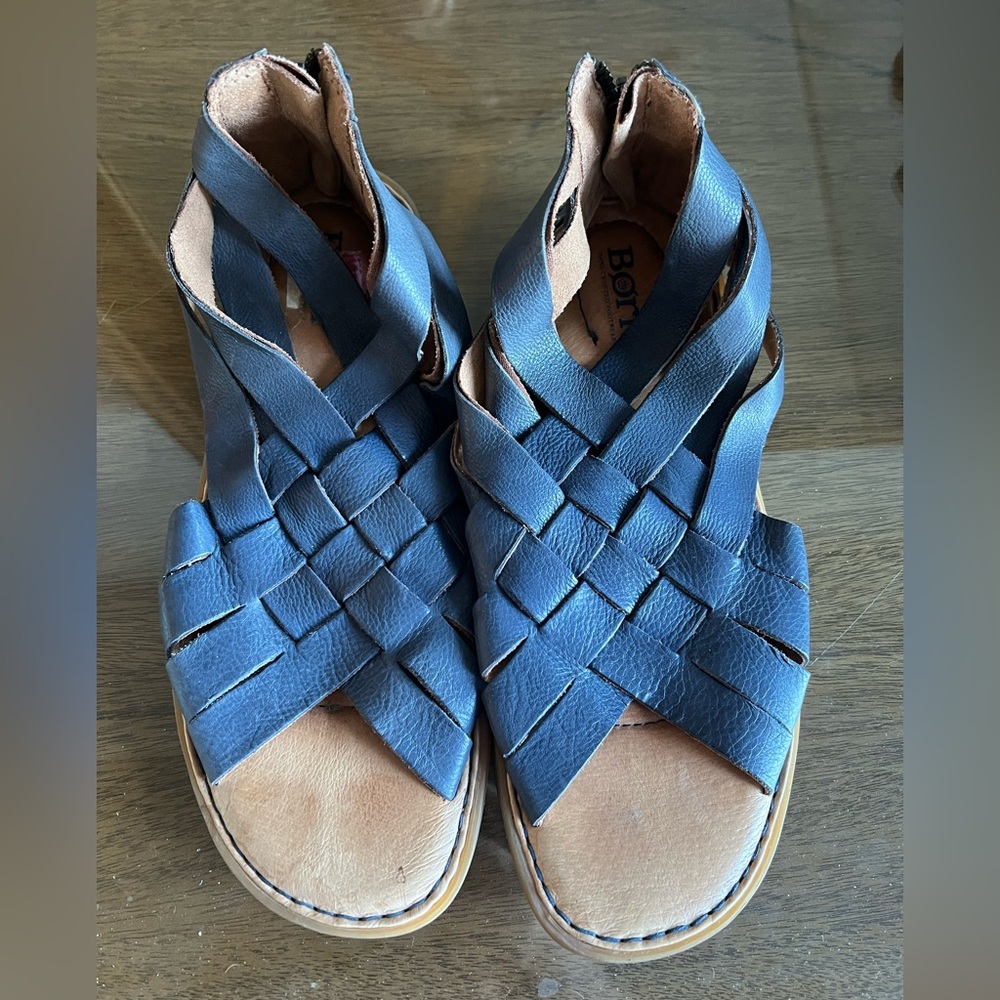 BORN Blue leather sandals, size 7